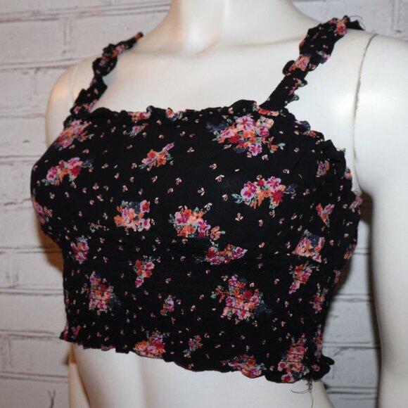🖤🌸 Black & Floral Cropped Tank Top · Angie · Size Small - Picture 1 of 6
